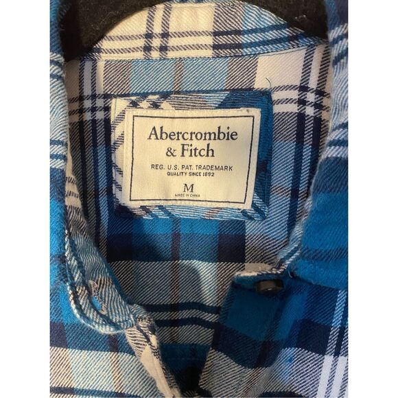 AmberCrombie  & Fitch juniors blue plaid button down flannel shirt, size med - Picture 4 of 4